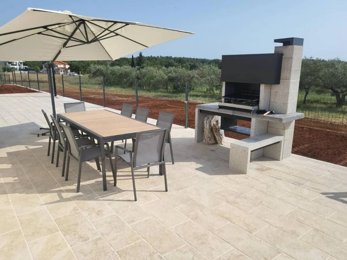 Villa Mare E Monti With Heated Pool Umag